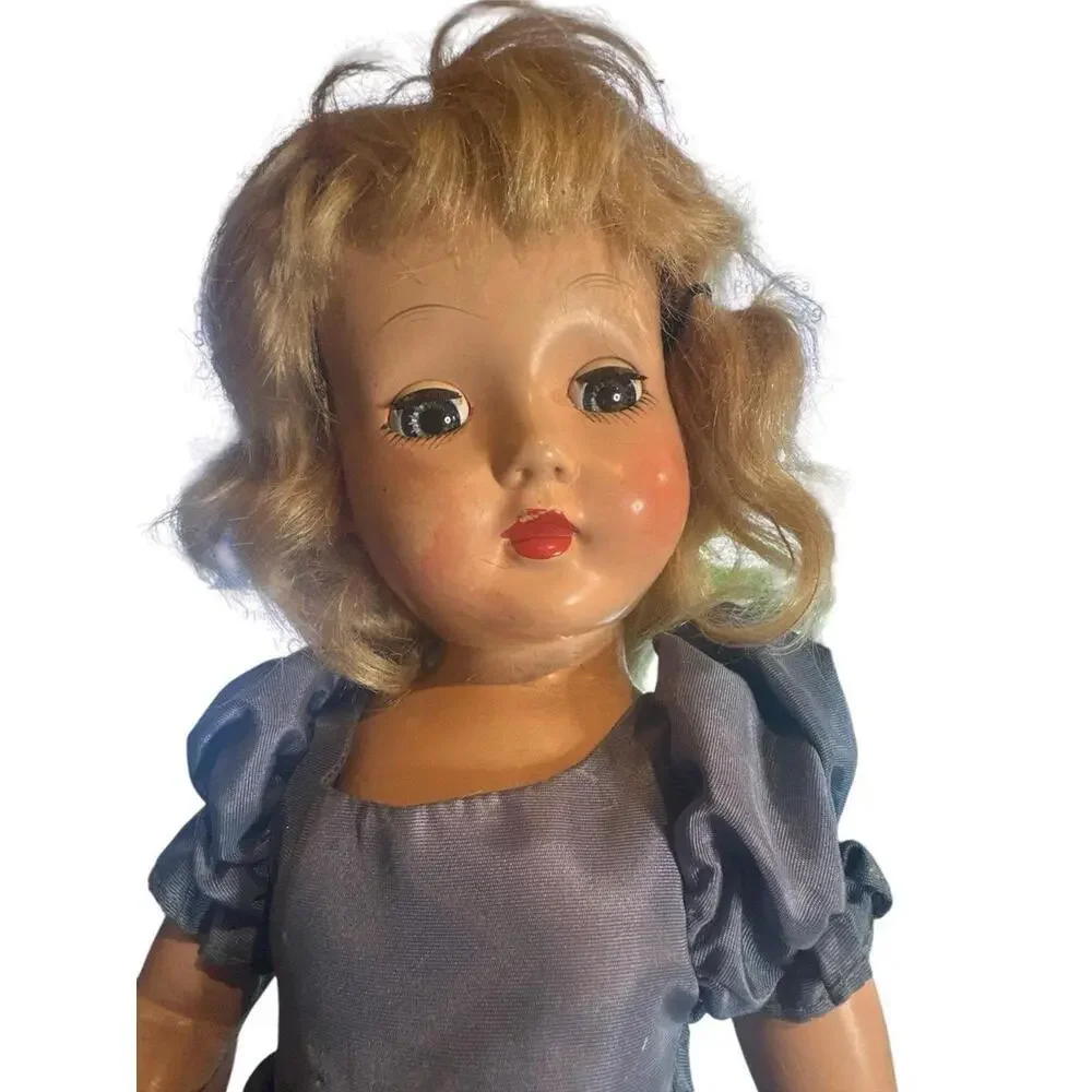 Effanbee old doll with mohair open and clowe eyefeatures. Closed